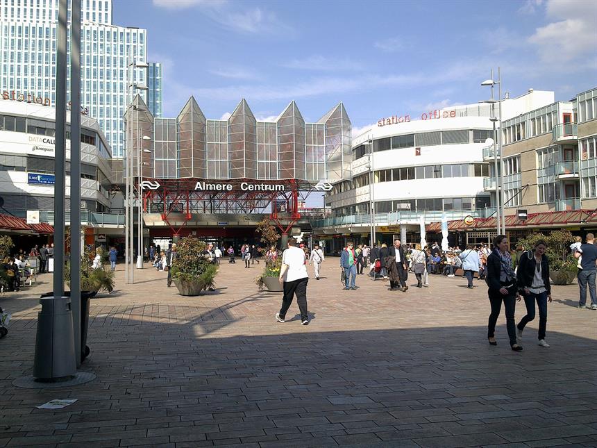 Station_almere_centrum.jpg